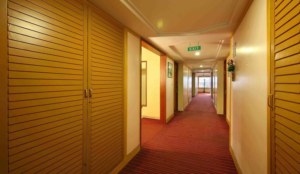 Royal Court Hotel Madurai Bagian luar foto
