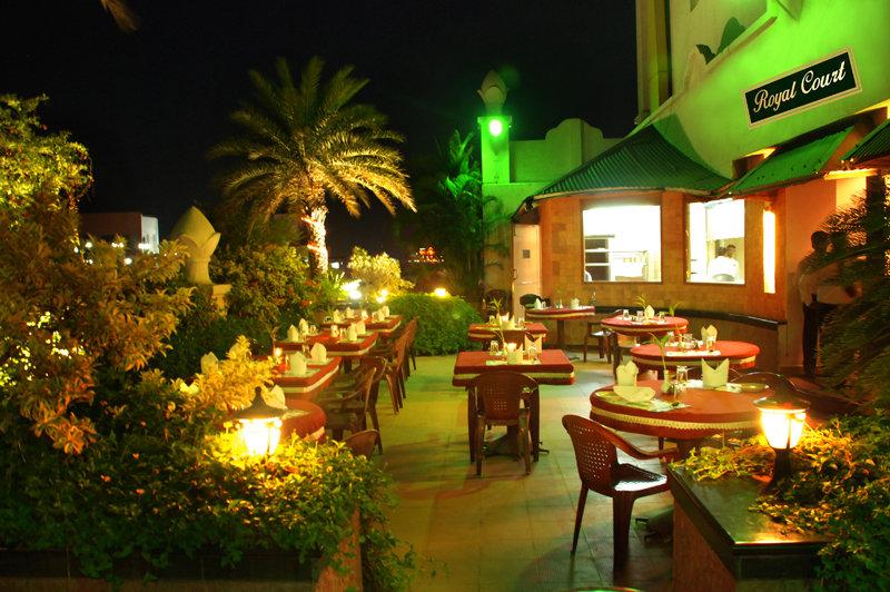 Royal Court Hotel Madurai Bagian luar foto