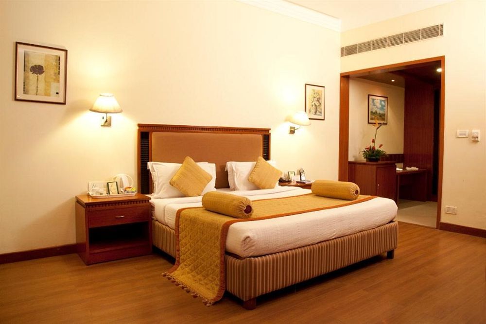 Royal Court Hotel Madurai Bagian luar foto