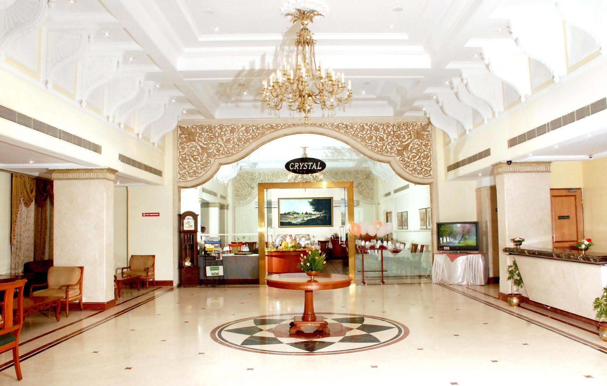 Royal Court Hotel Madurai Bagian luar foto