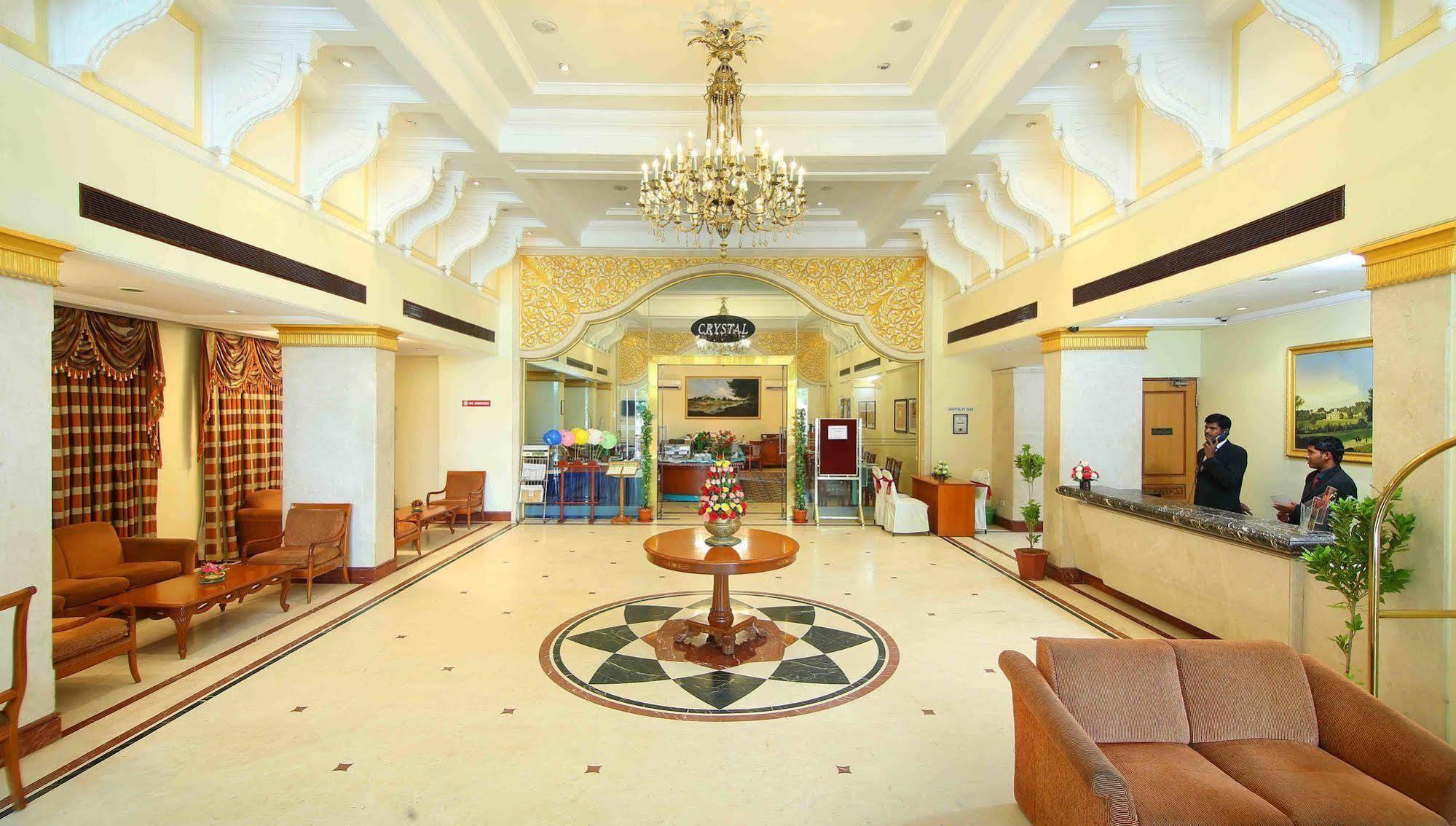 Royal Court Hotel Madurai Bagian luar foto