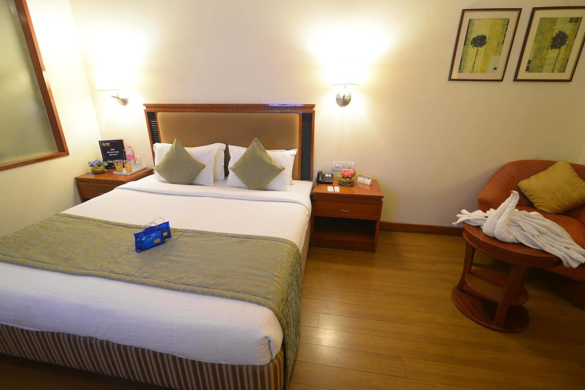 Royal Court Hotel Madurai Bagian luar foto