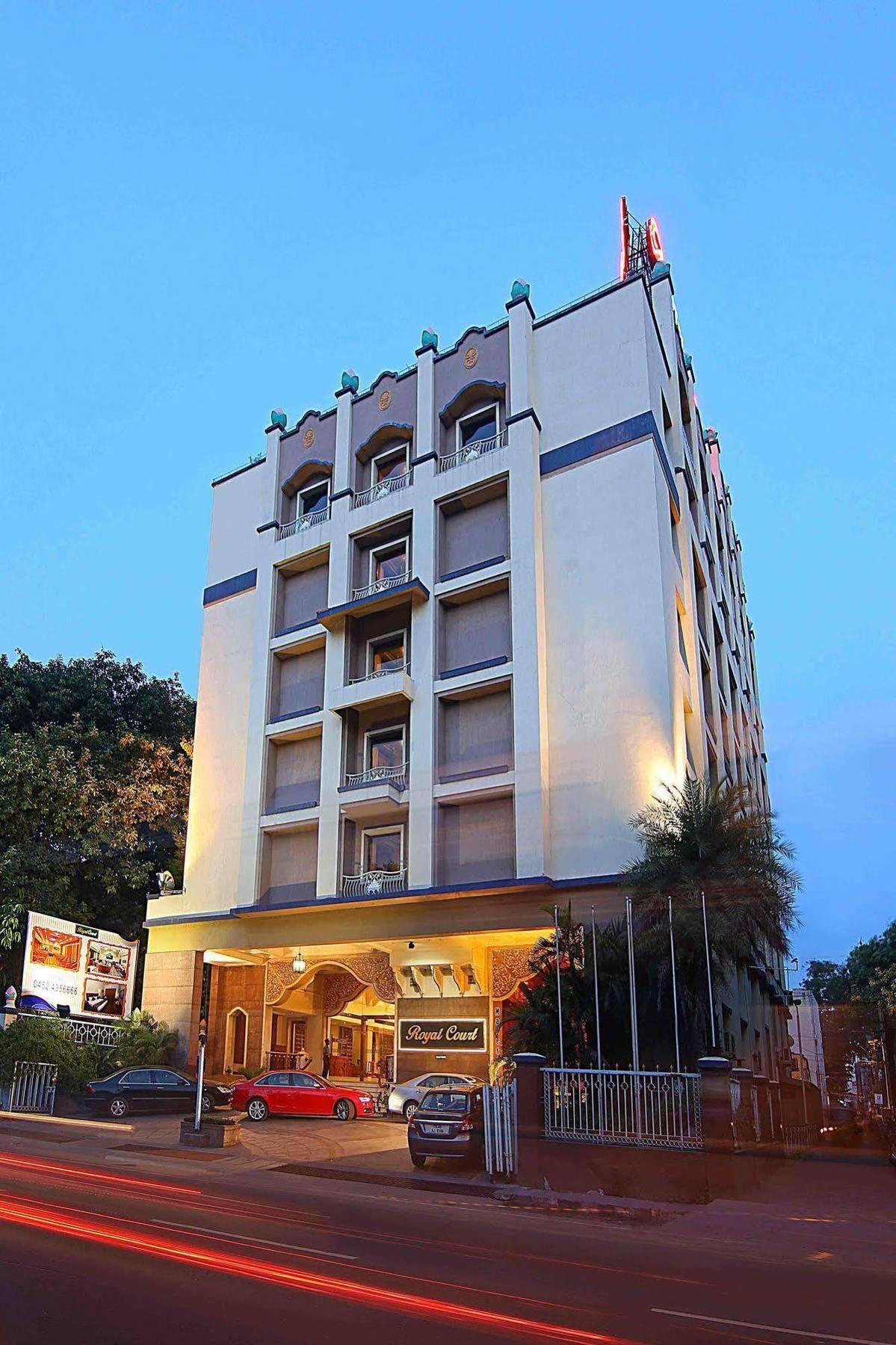 Royal Court Hotel Madurai Bagian luar foto