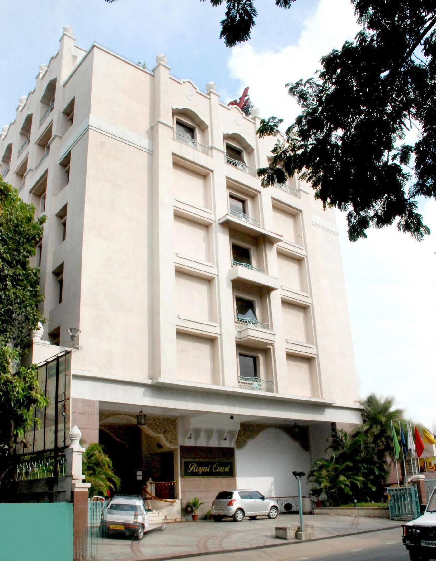 Royal Court Hotel Madurai Bagian luar foto